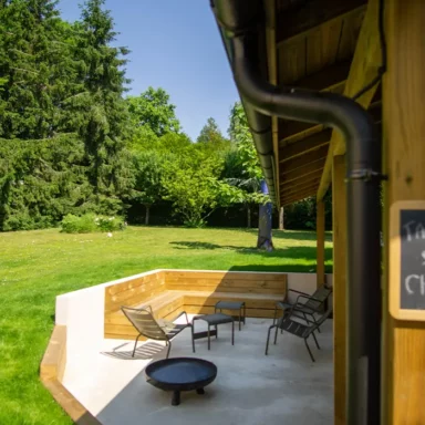 La cuisine été extérieur permet de cuisiner directement dans votre jardin ou sur votre terrasse, afin de profiter pleinement du grand air en famille ou entre amis.