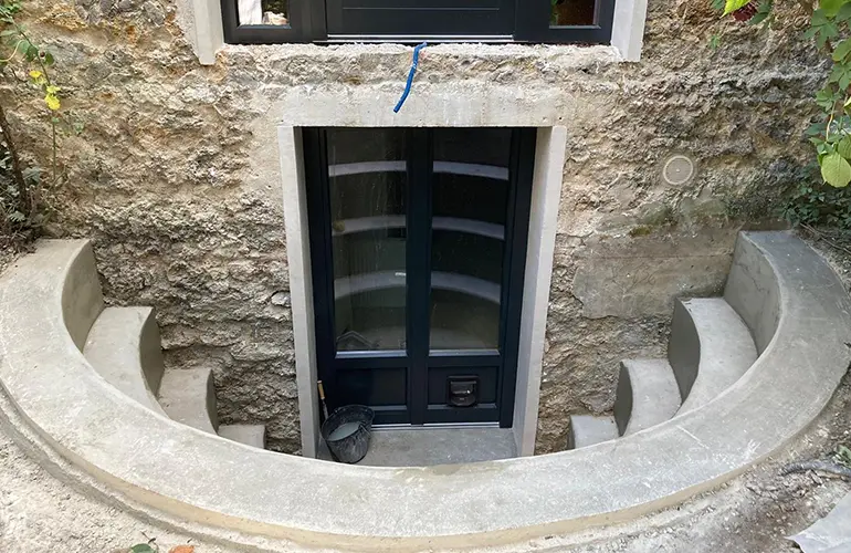 Création d'un escalier extérieur pour une maison à Issy-les-moulineaux.