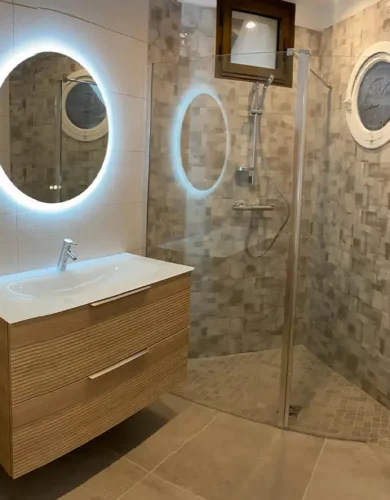 Lisandre a conçu et réalisé la rénovation complète d'une salle de bain dans une maison à Bièvres (Essonne)