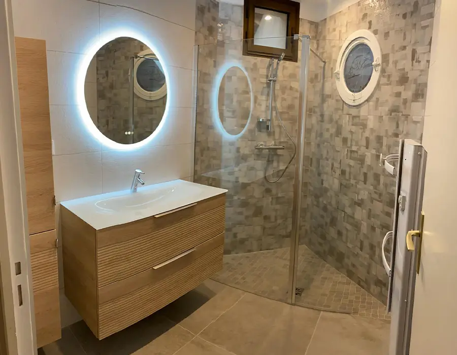 Lisandre a conçu et réalisé la rénovation complète d'une salle de bain dans une maison à Bièvres (Essonne)