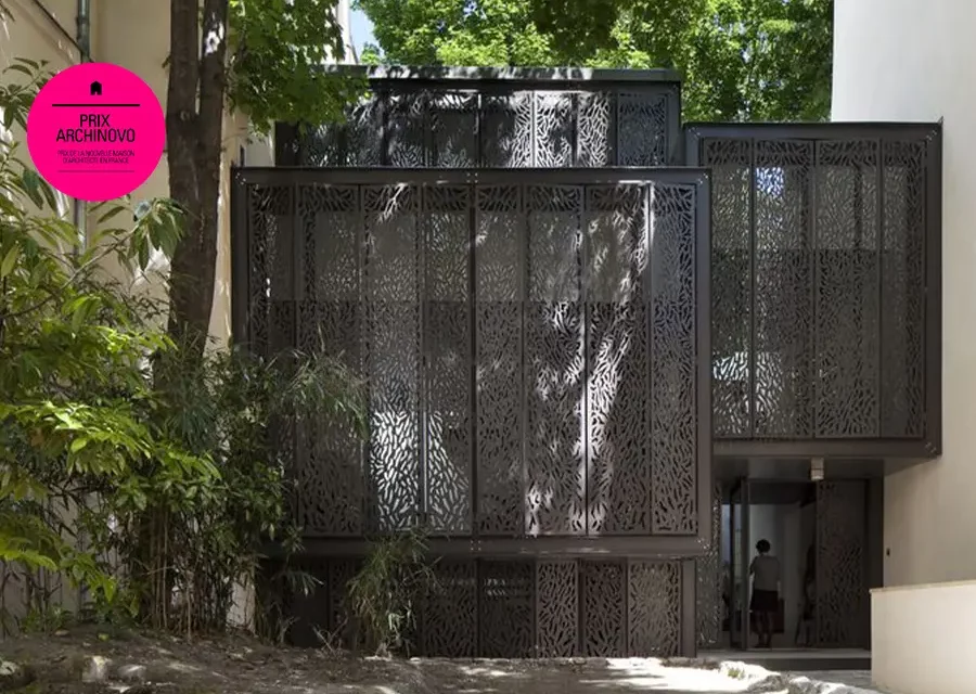 Découvrez la Maison Escalier à Saint Germain des Prés : une rénovation innovante par Lisandre avec des demi-niveaux et une lumière naturelle omniprésente. Un loft vertical unique de 153 m²