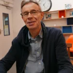 Luc est le mettreur sur les projets de rénovation de Lisandre