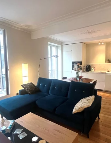 Lisandre, a métamorphosé un appartement des années 50 à Montrouge.