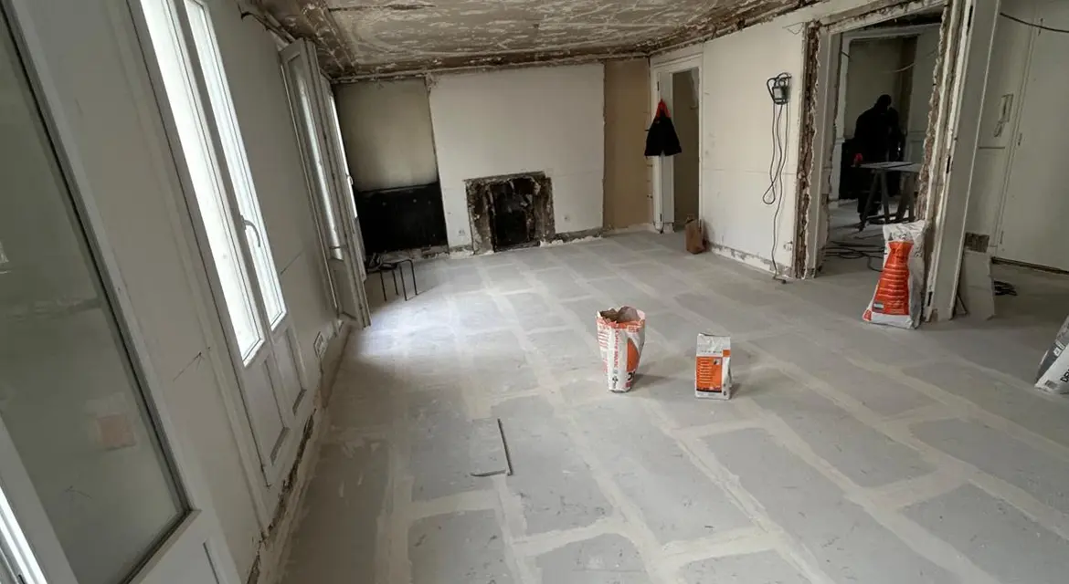 Lisandre privilégie les solutions de chape sèche et allégée pour la rénovation d'appartements ou studios ancien à Paris et en banlieue sud.